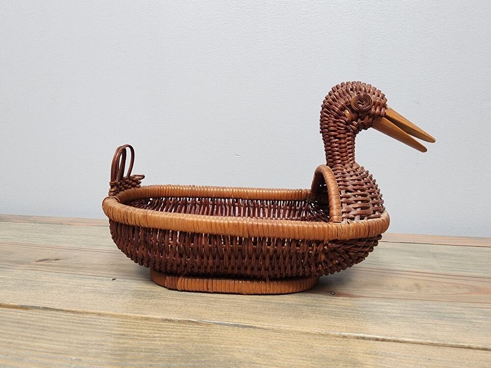 Vintage Wicker Basket Duck Goose Farmhouse Rustic 10"x6"